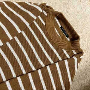 Cute banana republic sweater!